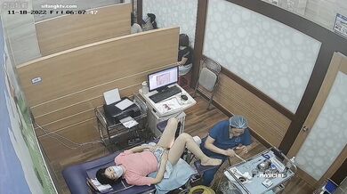 黑客破解网络摄像头摄像头偷拍❤️正规医院妇科 产检、扩阴内窥检 几个做妇检的气质美少妇 (9)